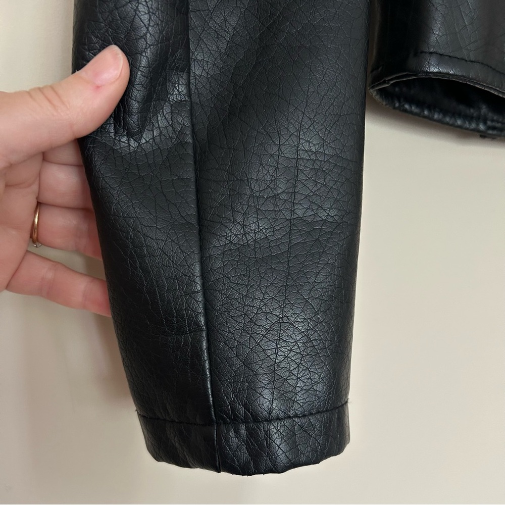 Forever Flower Women’s Cropped Black Leather Moto Jacket - Picture 5 of 6